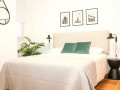 dormitorio con cama king size