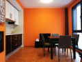 cocina y mesa para comer